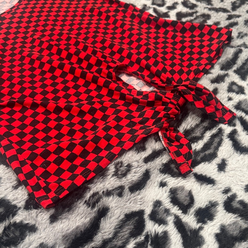 Rue21 Red and Black Checker Tie-Front Crop Top - Picture 4 of 5